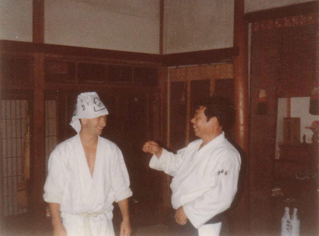 Saito Sensei tenugui useage Iwama 1984 2.